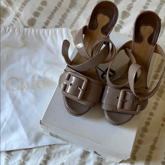 Chloe taupe patent buckle wedges - Picture 4 of 12